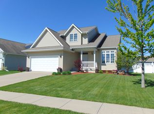1395 Deerfield Dr, North Liberty, IA 52317