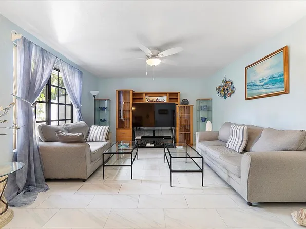 1404 SW 27th Avenue, Boynton Beach, FL 33426