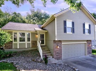 109 NW Cody Dr, Lees Summit, MO 64081