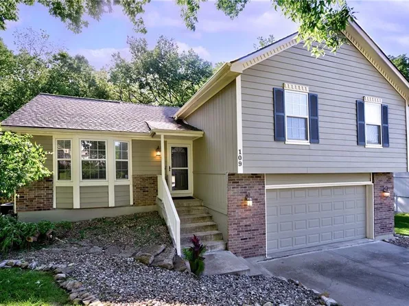 109 NW Cody Dr, Lees Summit, MO 64081
