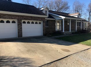 5775 N County Road 1400e, Charleston, IL 61920