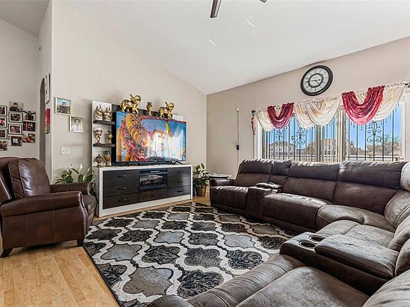 3rd image of 885 Adour Dr