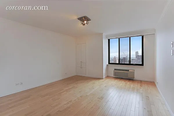 Sold by Corcoran | media 14