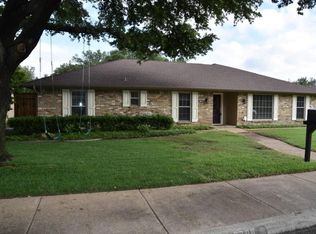 6706 Southpoint Dr, Dallas, TX 75248