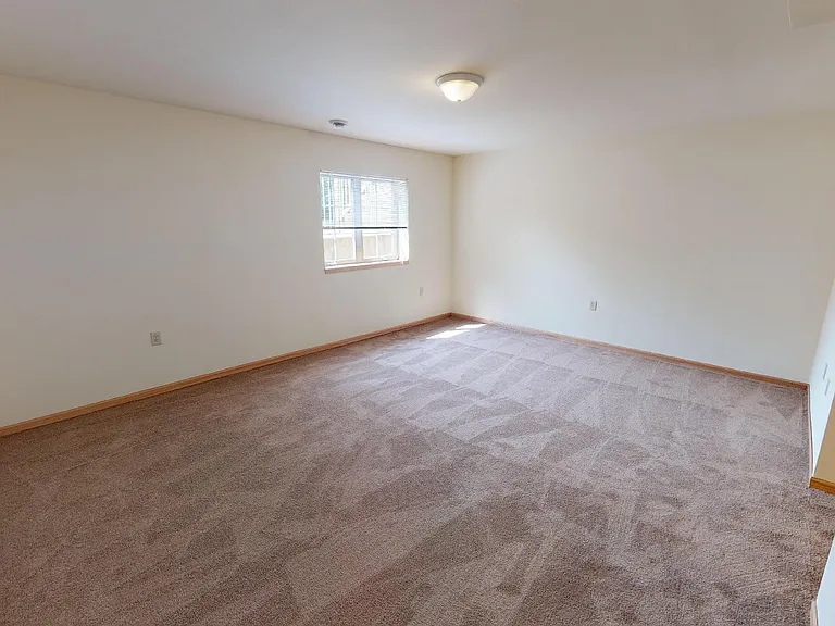 1203-1243 Prospect Cmns — Photo 14