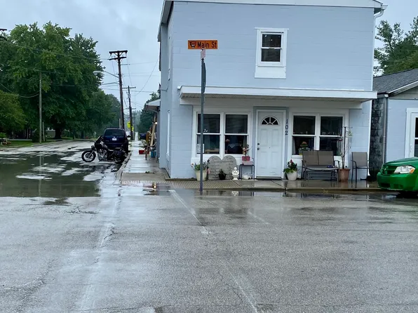 102 W Main St, Bainbridge, IN 46105