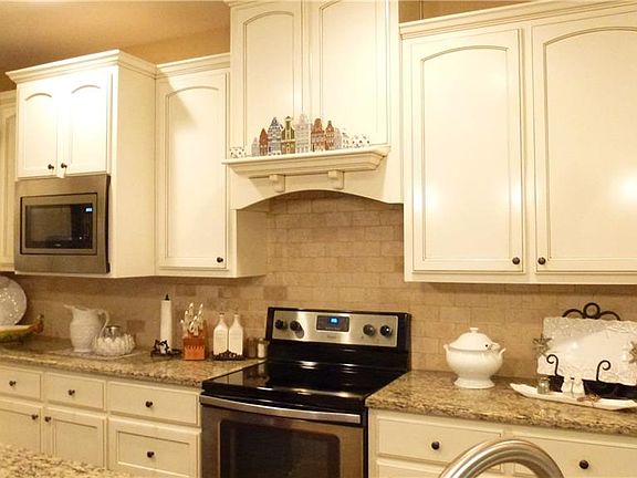 5th image of 613 Mason Cir