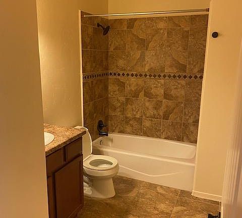 5th image of 1333 Mission Nuevo Dr #C