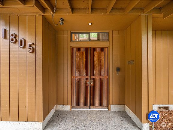 3rd image of 1805 Centerwood Drive SE