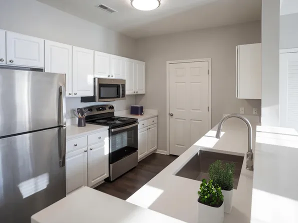 Apartments at Glenmoore