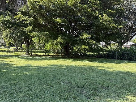 4th image of 3161 Orange Grove Trl