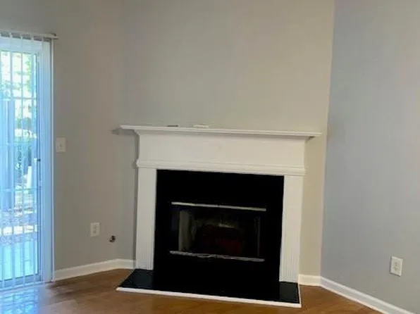 1504 Cove Creek Cir, Norcross, GA 30093