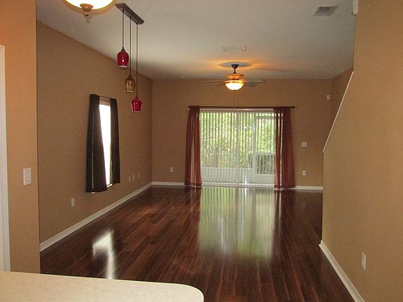 3rd image of 2343 Willimette Dr