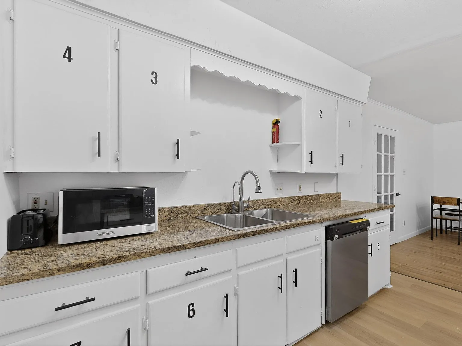 4 bed, 3.0 bath, 2650 sqft, $1,014 — Photo 3