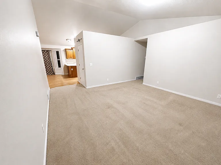 956 W Burro Way — Photo 2