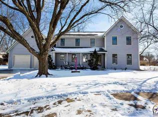 2413 SW Pepperwood Cir, Topeka, KS 66614