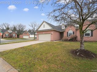 501 Snowfall Ct, Howell, MI 48843