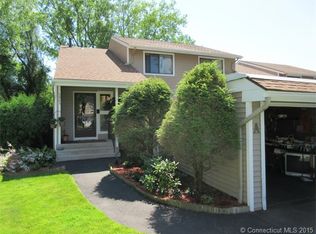 596 Mountain Rd APT A, West Hartford, CT 06117