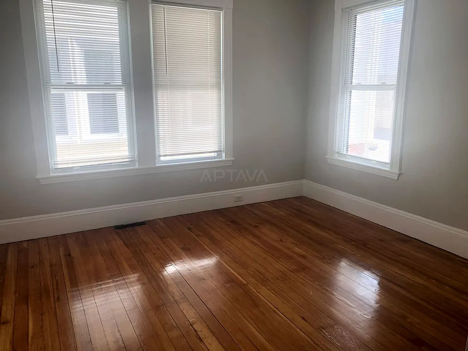 12 Lincoln Ave #1