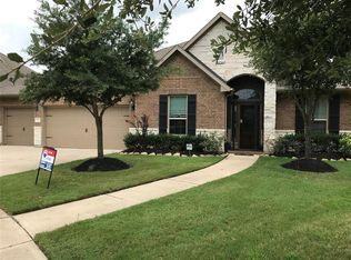 17927 Creek Bluff Ln, Cypress, TX 77433