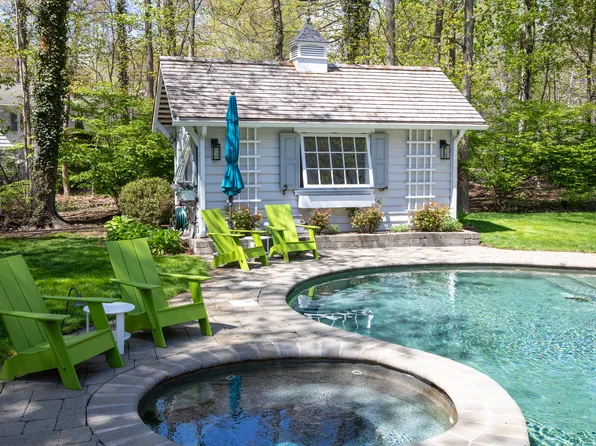 2 Anchor Ln, Norwalk, CT 06850