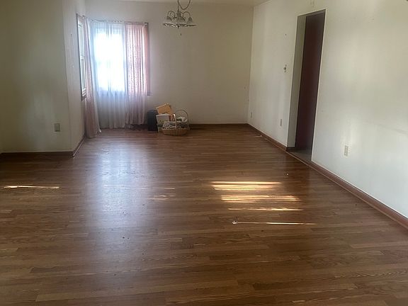 3rd image of 319 N Arlington St