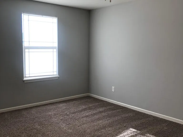 11672 N Ewing Ave — Photo 10