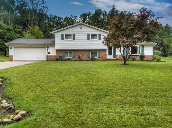 196 Spring Creek Rd, Northfield, OH 44067