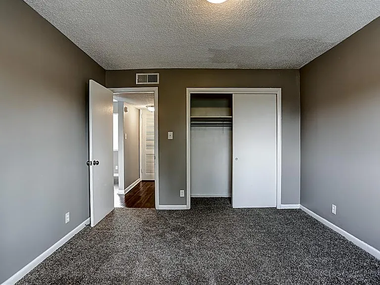 501 Laurel Dr NW — Photo 10