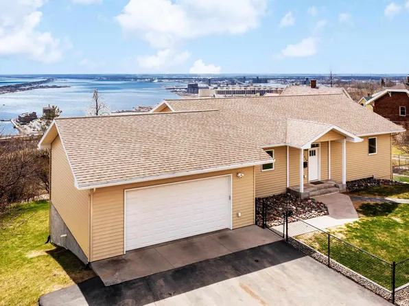 703 W 4th St, Duluth, MN 55806