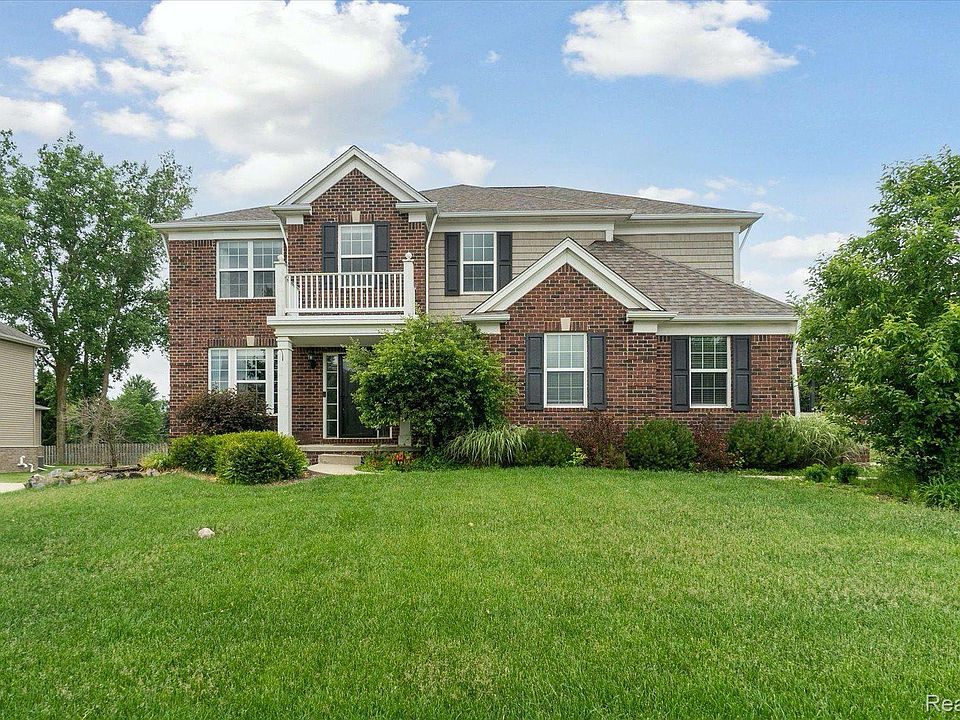 1st image of 6114 Amber Ln