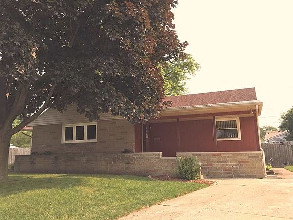 2nd image of 1215 Parkway Ct