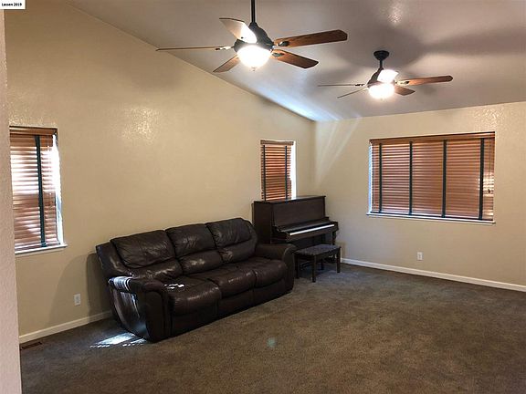 4th image of 610 Glenn Dr