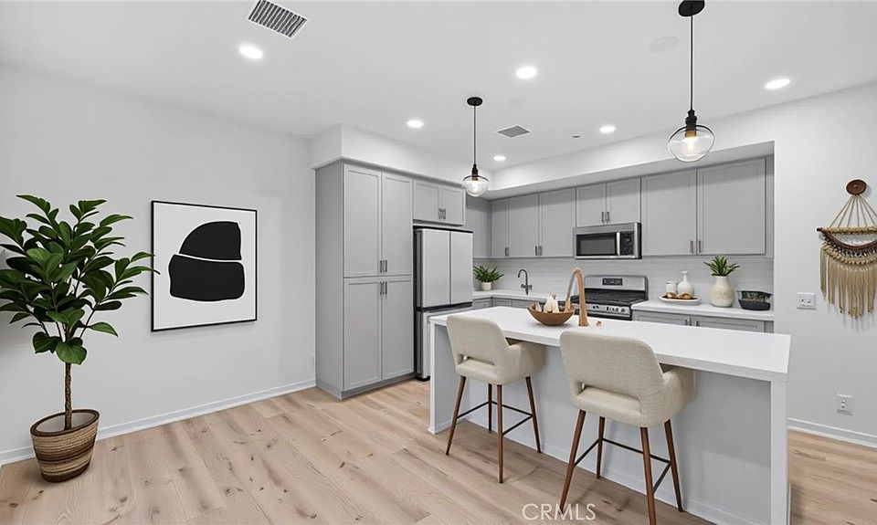 1st image of 16122 Meadowhouse Ave