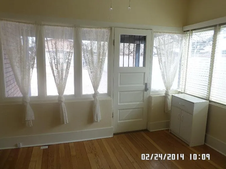 609 E Mabel St — Photo 3