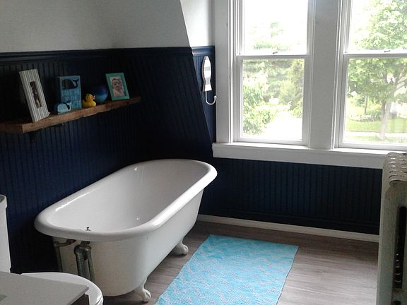 upstairs bathroom