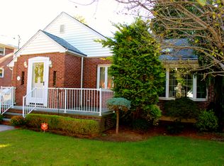 22 2nd St, Staten Island, NY 10306