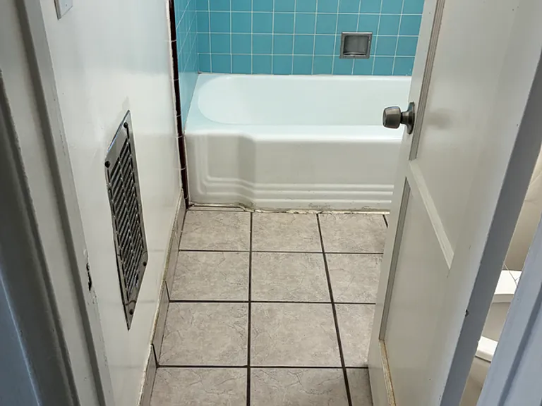 2111 W Florence Ave — Photo 8