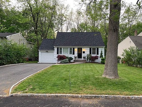 3rd image of 61 Beechwood Rd