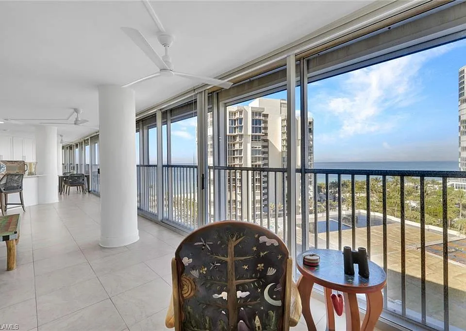 4041 Gulf Shore Blvd N #907