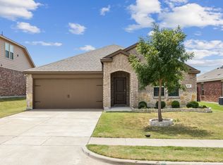 912 Alton Dr, Aubrey, TX 76227