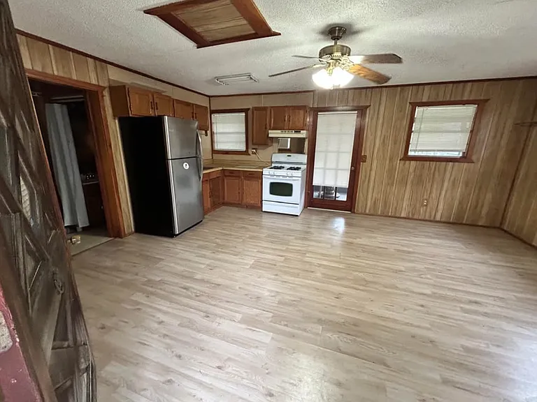 2886 Rex Dr — Photo 9