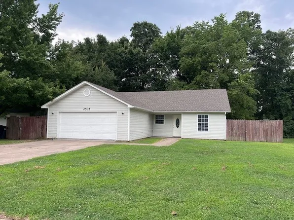 2505 Ravenswood Dr, Fayetteville, AR 72704