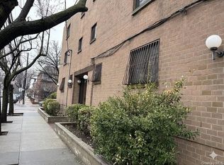 5616 Seabury St APT 2A, Flushing, NY 11373