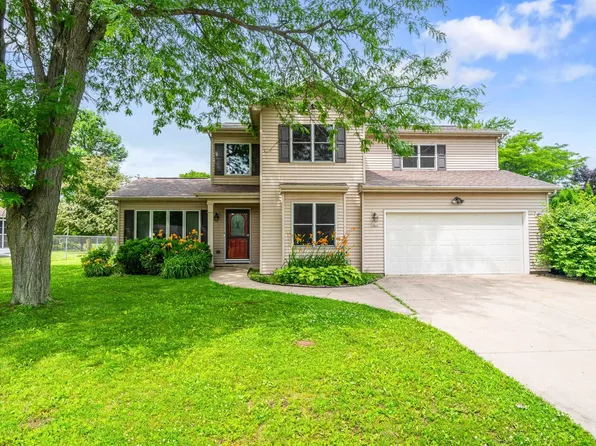 1325 S Westhaven Dr, Oshkosh, WI 54904