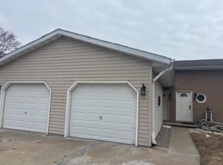 508 N Cambridge Dr, Appleton, WI 54915