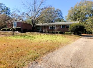 705 Woodhaven Dr, Opp, AL 36467