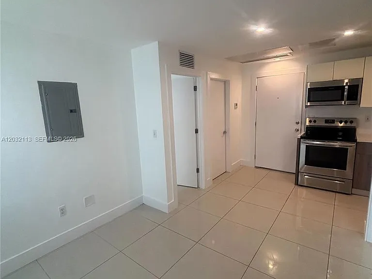 829 SW 18th Ave #203 — Photo 3