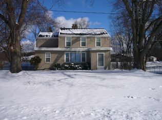 4552 Airline Dr, Muskegon, MI 49444