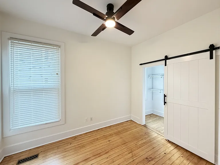 1111 W Roscoe St #2C — Photo 15